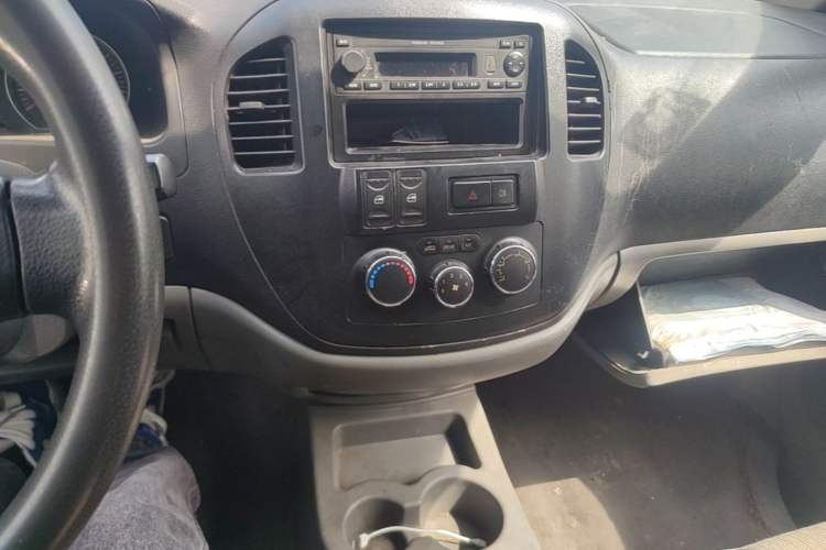 Used FORTHING Lingzhi 2013 V3 1.5L 7-Seater Standard Model II Audio And AC Panel
