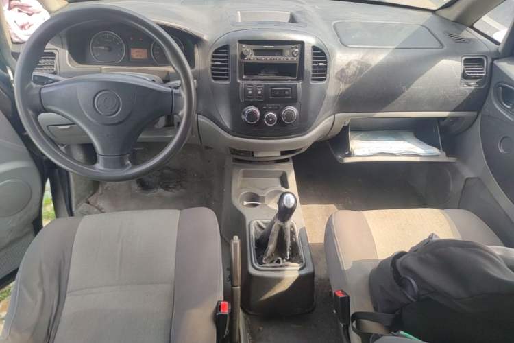 Used FORTHING Lingzhi 2013 V3 1.5L 7-Seater Standard Model II Center Console