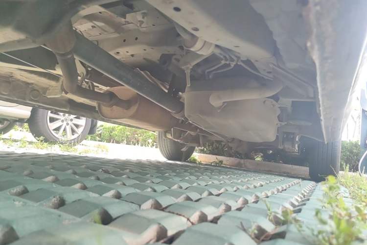 Used FORTHING Lingzhi 2013 V3 1.5L 7-Seater Standard Model II Chassis Front Left