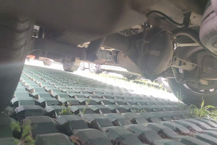Used FORTHING Lingzhi 2013 V3 1.5L 7-Seater Standard Model II Chassis Rear