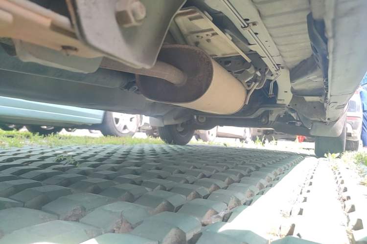 Used FORTHING Lingzhi 2013 V3 1.5L 7-Seater Standard Model II Chassis Rear Right