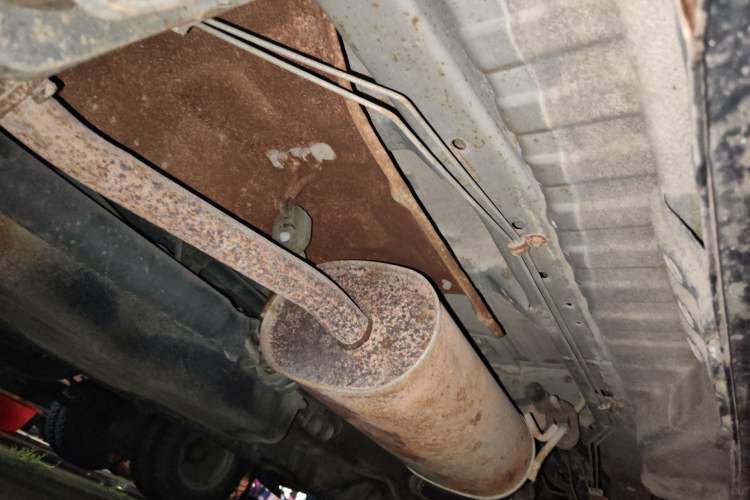 Used FORTHING Lingzhi 2013 M3 1.6L 7-seat Standard Model Chassis Rear Right