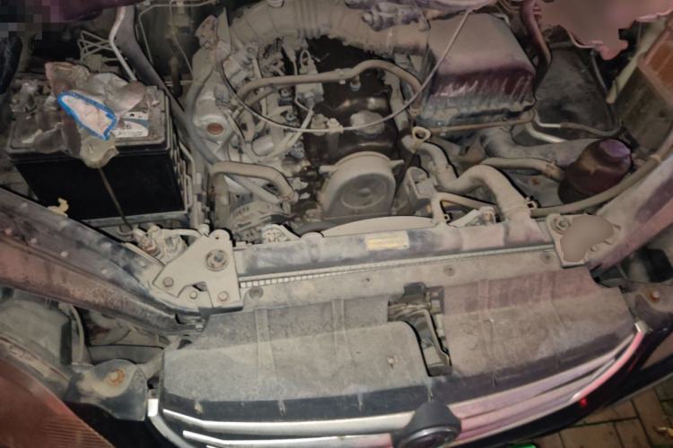 Used FORTHING Lingzhi 2013 M3 1.6L 7-seat Standard Model Engine Bay