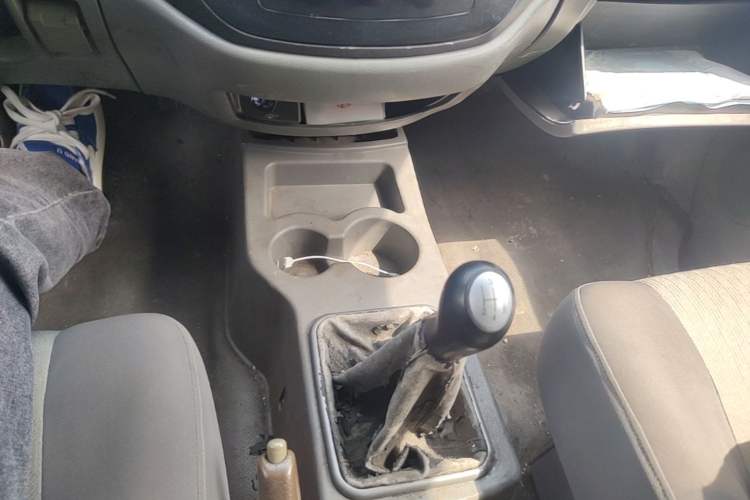 Used FORTHING Lingzhi 2013 V3 1.5L 7-Seater Standard Model II Gear Lever