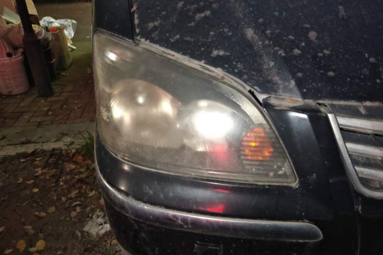 Used FORTHING Lingzhi 2013 M3 1.6L 7-seat Standard Model Right Front Headlight