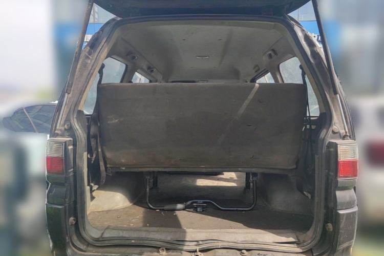 Used FORTHING Lingzhi 2013 V3 1.5L 7-Seater Standard Model II Trunk
