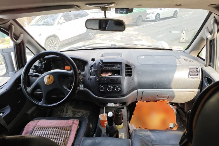 Used FORTHING Lingzhi 2013 V3 1.5L 5-Seat Standard Model I Center Console