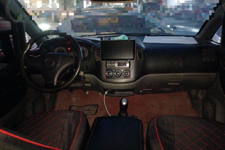 Used FORTHING Lingzhi 2013 M3 1.6L 7-Seater Comfort Model Center Console