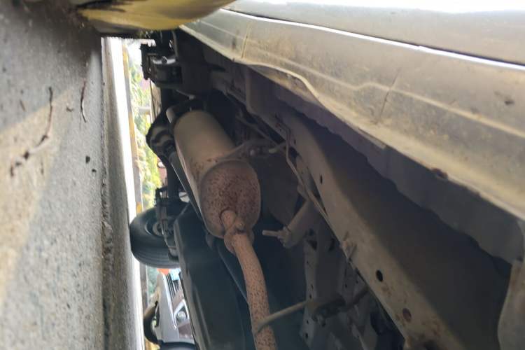 Used FORTHING Lingzhi 2013 V3 1.5L 5-Seat Standard Model I Chassis Front Right
