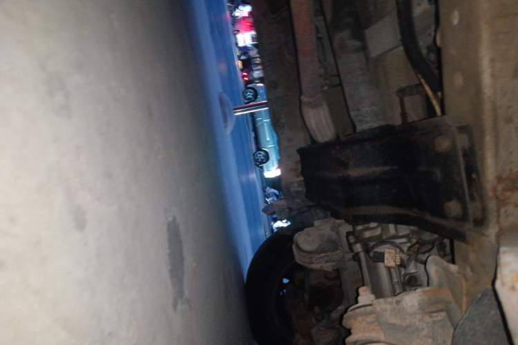 Used FORTHING Lingzhi 2013 M3 1.6L 7-Seater Comfort Model Chassis Front Right