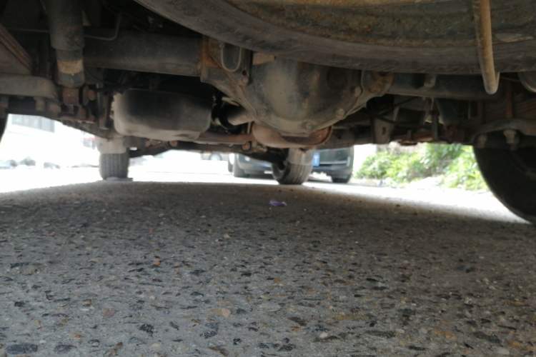 Used FORTHING Lingzhi 2013 M3 1.6L 7-Seater Comfort Model Chassis Rear