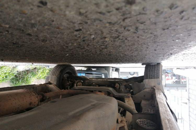 Used FORTHING Lingzhi 2013 M3 1.6L 7-Seater Comfort Model Chassis Rear Left