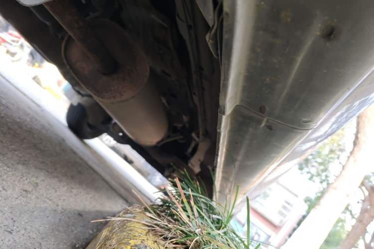 Used FORTHING Lingzhi 2013 V3 1.5L 5-Seat Standard Model I Chassis Rear Right