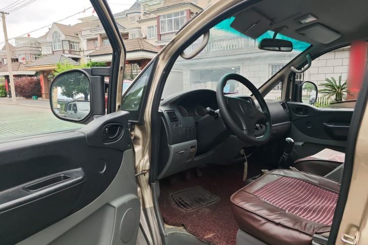 Used FORTHING Lingzhi 2013 V3 1.5L 7-Seater Luxury Model Driver Seat