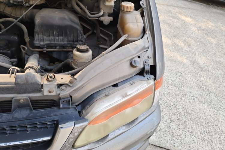 Used FORTHING Lingzhi 2013 V3 1.5L 5-Seat Standard Model I Engine Bay Left