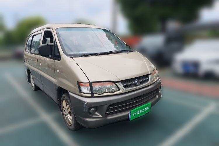 Used FORTHING Lingzhi 2013 V3 1.5L 7-Seater Luxury Model Front Right 45 Deg