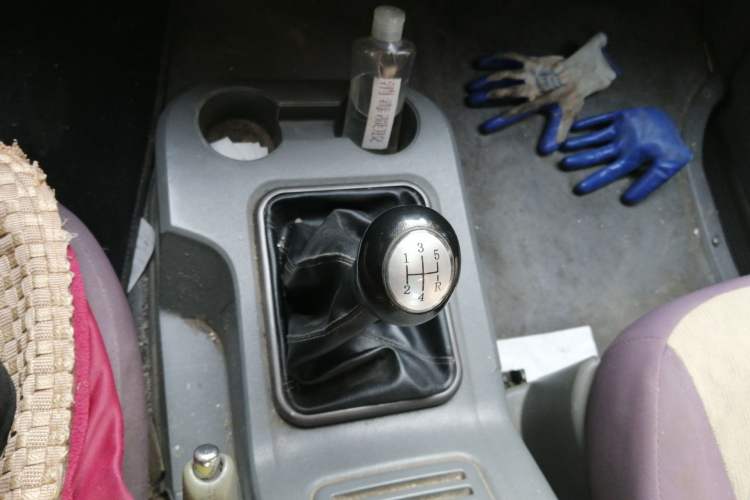 Used FORTHING Lingzhi 2013 M3 1.6L 7-Seater Comfort Model Gear Lever