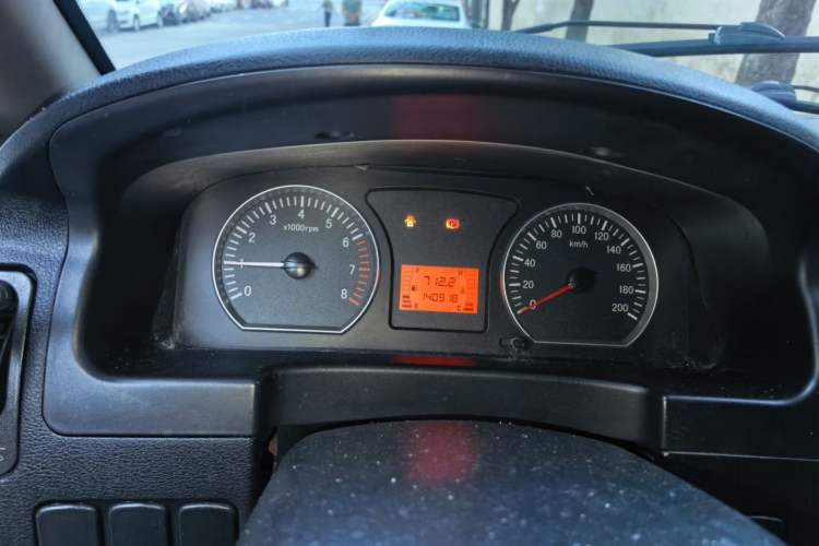 Used FORTHING Lingzhi 2013 M3 1.6L 7-seat Standard Model Instrument Cluster
