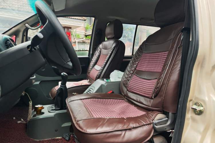 Used FORTHING Lingzhi 2013 V3 1.5L 7-Seater Luxury Model Left Front Seat