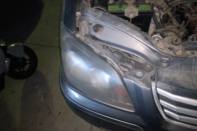 Used FORTHING Lingzhi 2013 M3 1.6L 7-Seater Comfort Model Right Front Headlight