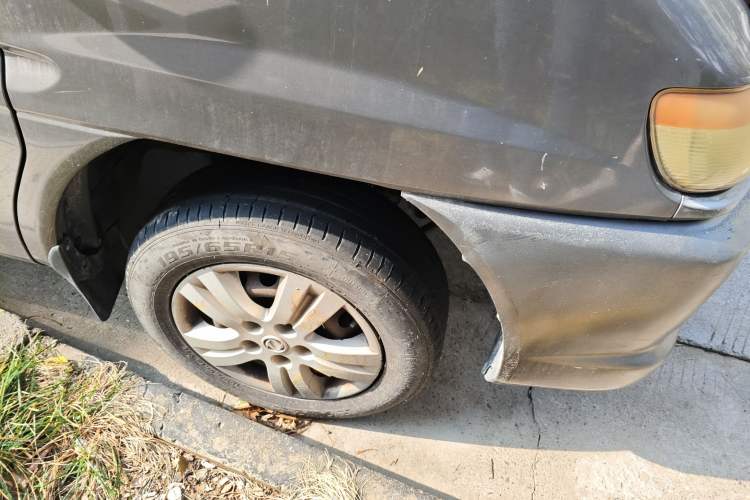 Used FORTHING Lingzhi 2013 V3 1.5L 5-Seat Standard Model I Right Front Wheel Hub
