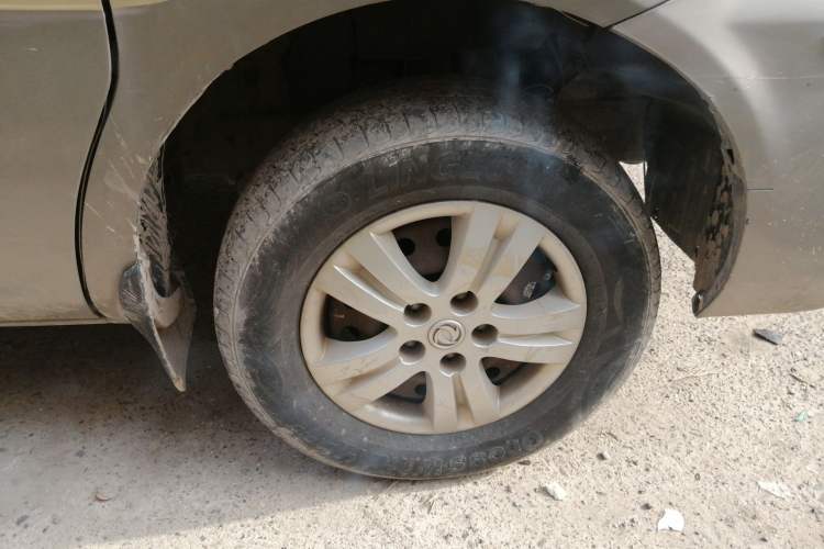 Used FORTHING Lingzhi 2013 M3 1.6L 7-Seater Comfort Model Right Front Wheel Hub