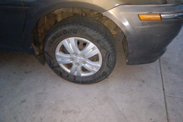 Used FORTHING Lingzhi 2013 M3 1.6L 7-Seater Comfort Model Right Front Wheel Hub