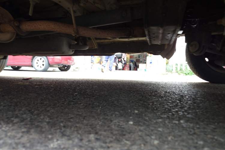 Used FORTHING Lingzhi 2013 V3 1.5L 7-Seater Standard Model II Chassis Front Left