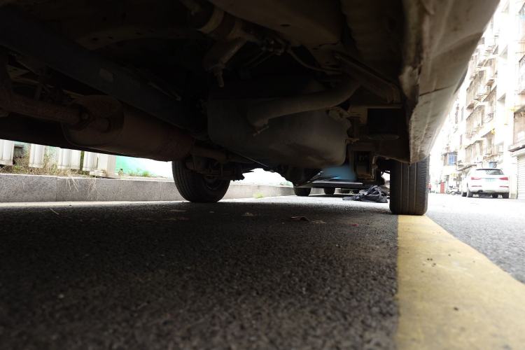 Used FORTHING Lingzhi 2013 V3 1.5L 7-Seater Standard Model II Chassis Front Right