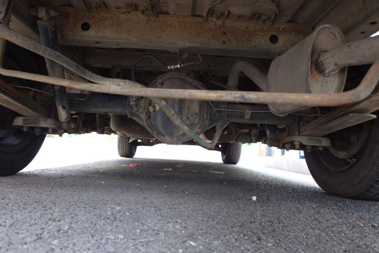 Used FORTHING Lingzhi 2013 V3 1.5L 7-Seater Standard Model II Chassis Rear