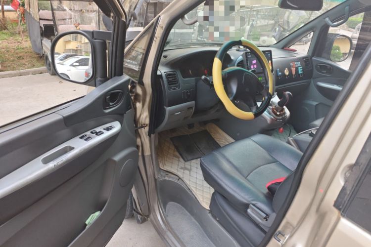 Used FORTHING Lingzhi 2013 M5 Q3 2.0L 7-seat Long-wheelbase Luxury Model Driver Seat