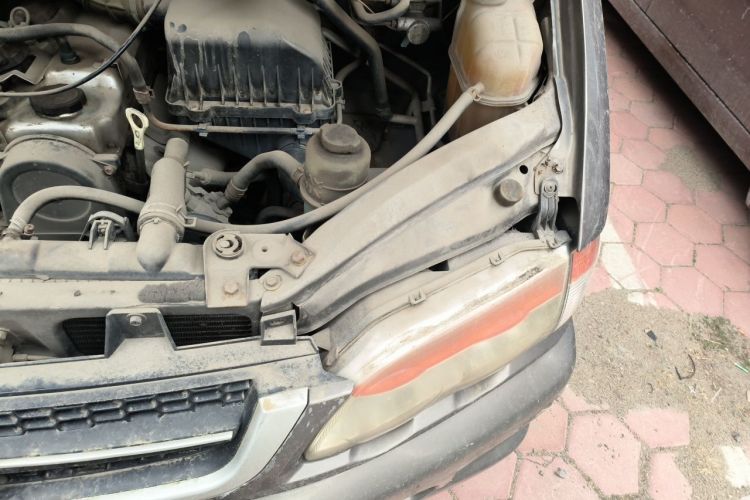 Used FORTHING Lingzhi 2013 V3 1.5L 7-Seater Comfort Model Engine Bay Left