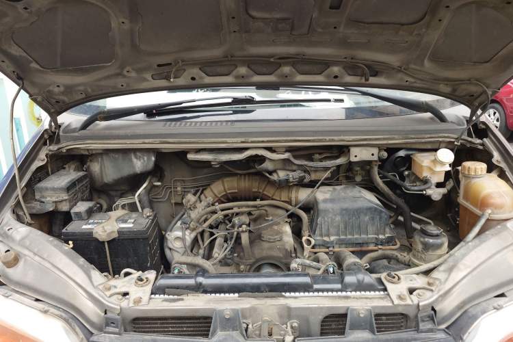 Used FORTHING Lingzhi 2013 V3 1.5L 7-Seater Standard Model II Engine Bay