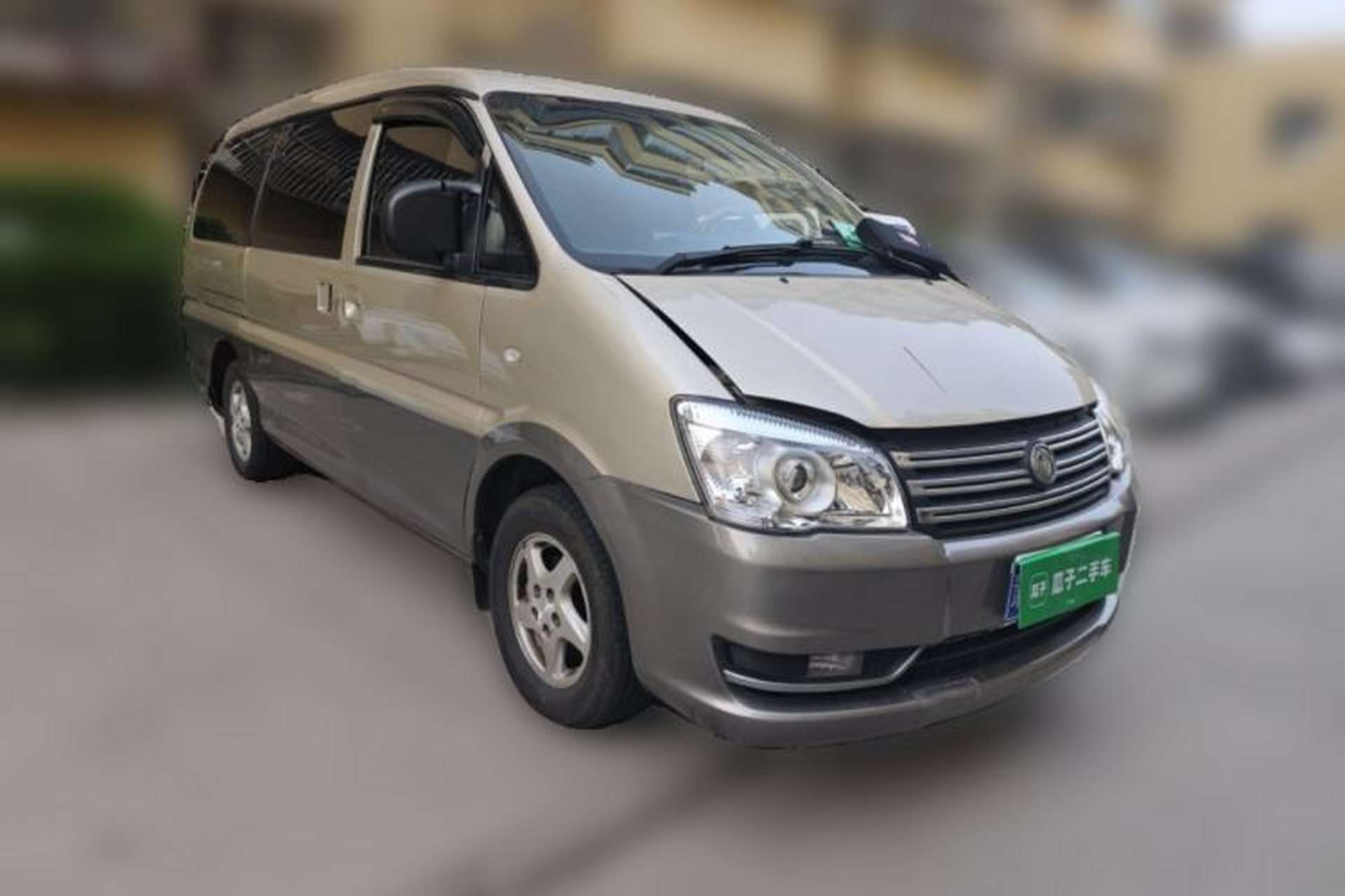 Used FORTHING Lingzhi 2013 M5 Q3 2.0L 7-seat Long-wheelbase Luxury Model Front Right 45 Deg