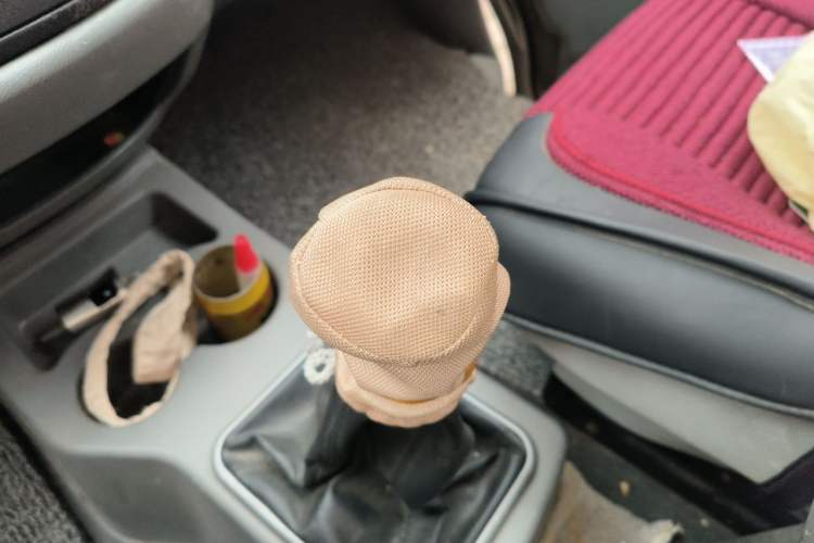Used FORTHING Lingzhi 2013 V3 1.5L 7-Seater Comfort Model Gear Lever