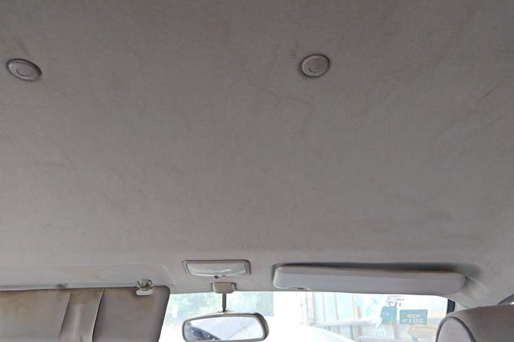 Used FORTHING Lingzhi 2013 V3 1.5L 7-Seater Luxury Model Headliner