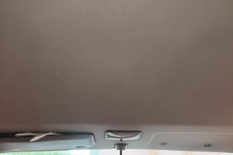 Used FORTHING Lingzhi 2013 V3 1.5L 7-Seater Comfort Model Headliner