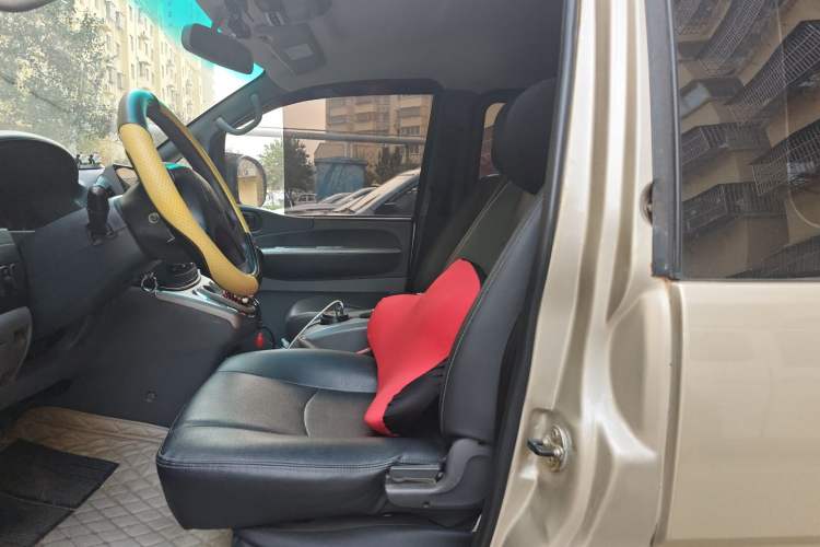 Used FORTHING Lingzhi 2013 M5 Q3 2.0L 7-seat Long-wheelbase Luxury Model Left Front Seat