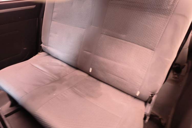 Used FORTHING Lingzhi 2013 V3 1.5L 7-Seater Comfort Model Left Rear Seat