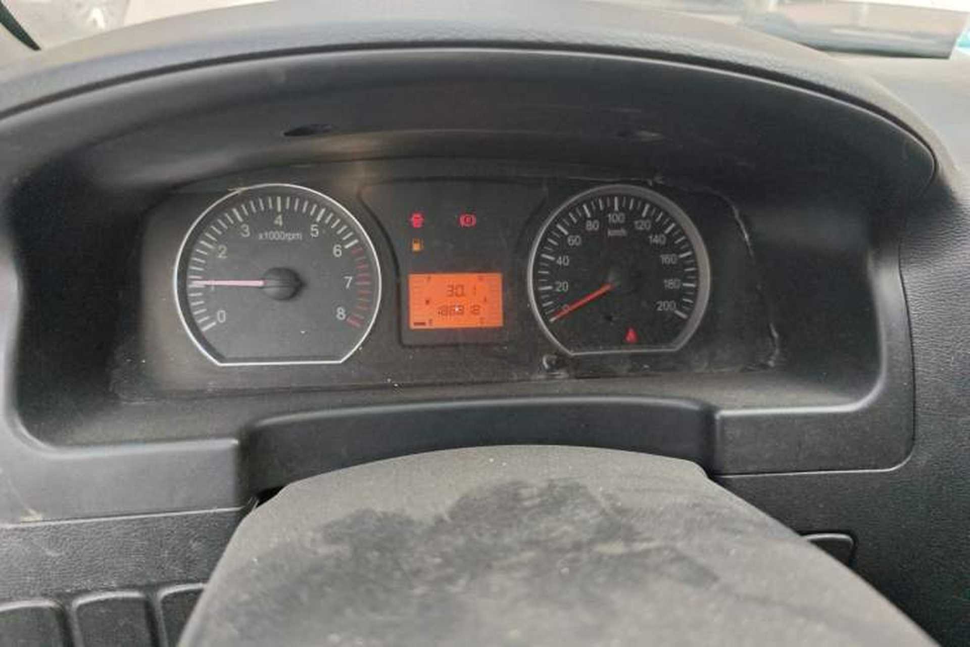 Used FORTHING Lingzhi 2013 M3 1.6L 7-Seater Luxury Model Odometer Close Up