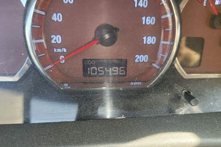 Used FORTHING Lingzhi 2013 M5 Q3 2.0L 7-seat Long-wheelbase Luxury Model Odometer Close Up