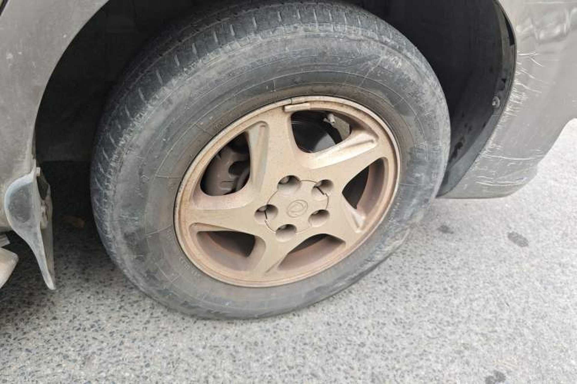 Used FORTHING Lingzhi 2013 M3 1.6L 7-Seater Luxury Model Right Front Wheel Hub