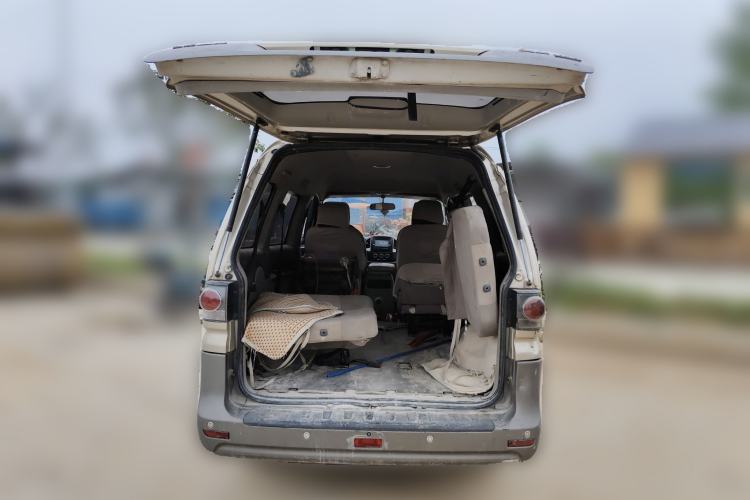 Used FORTHING Lingzhi 2013 V3 1.5L 7-Seater Standard Model II Trunk