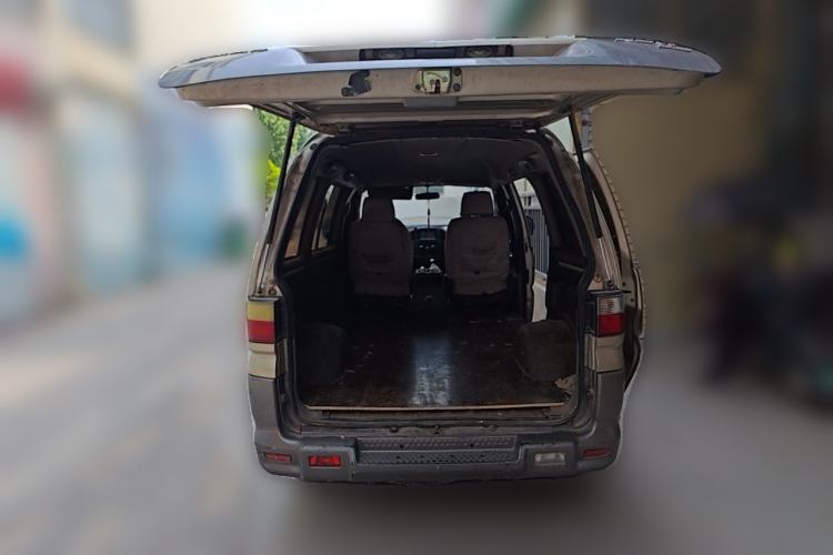 Used FORTHING Lingzhi 2013 V3 1.5L 7-Seater Luxury Model Trunk