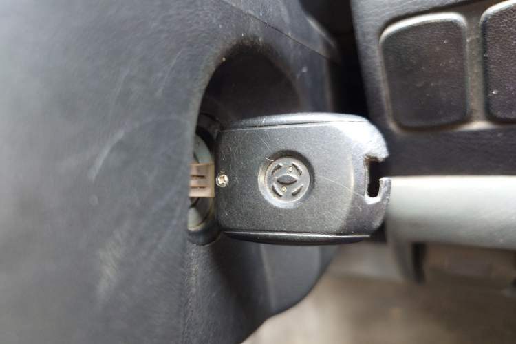 Used FORTHING Lingzhi 2013 V3 1.5L 7-Seater Standard Model II Vehicle Key