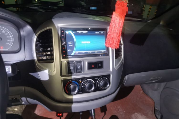 Used FORTHING Lingzhi 2013 M3 1.6L 7-Seater Comfort Model Audio And AC Panel