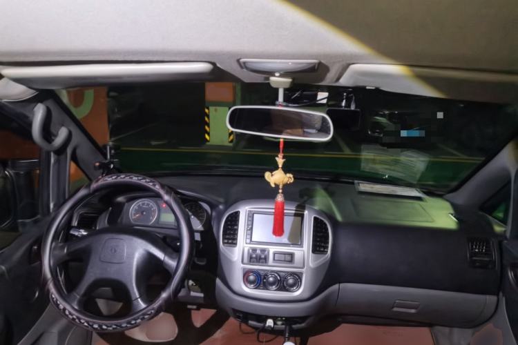 Used FORTHING Lingzhi 2013 M3 1.6L 7-Seater Comfort Model Center Console