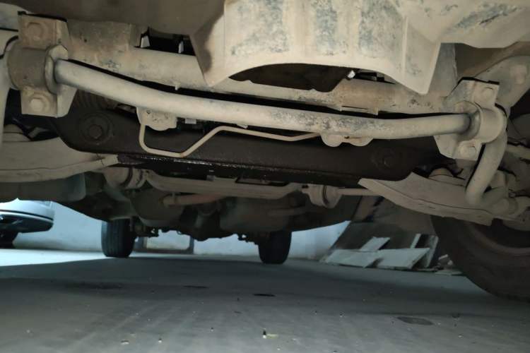 Used FORTHING Lingzhi 2013 M3 1.6L 7-Seater Comfort Model Chassis Front