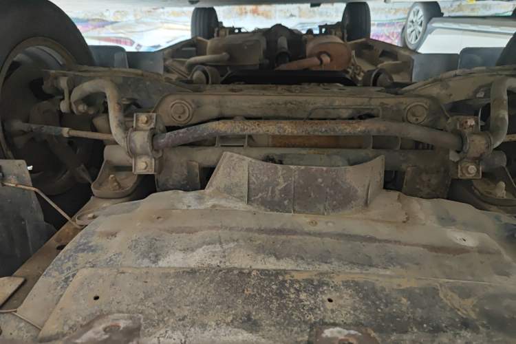 Used FORTHING Lingzhi 2013 M3 1.6L 7-Seater Comfort Model Chassis Front