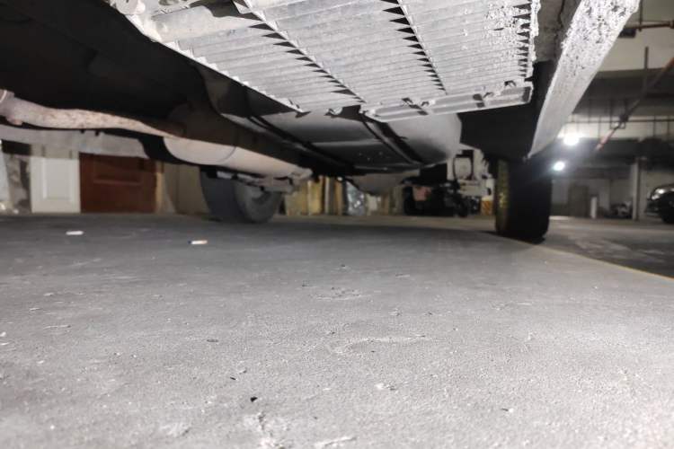 Used FORTHING Lingzhi 2013 M5 Q7 2.0L 7-Seater Long-Wheelbase Comfort Model Chassis Front Left